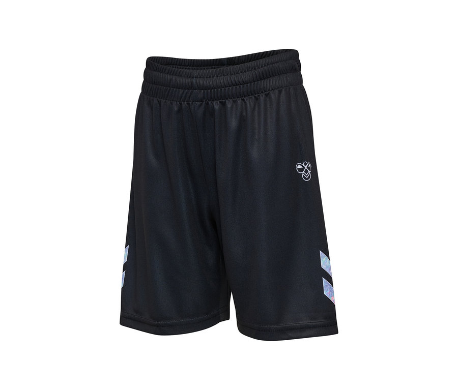 Čierne šortky hummel® HML Shimmer Shorts s elastickým pásom, bielym logom a trblietavými pruhmi v tvare šípok po stranách.