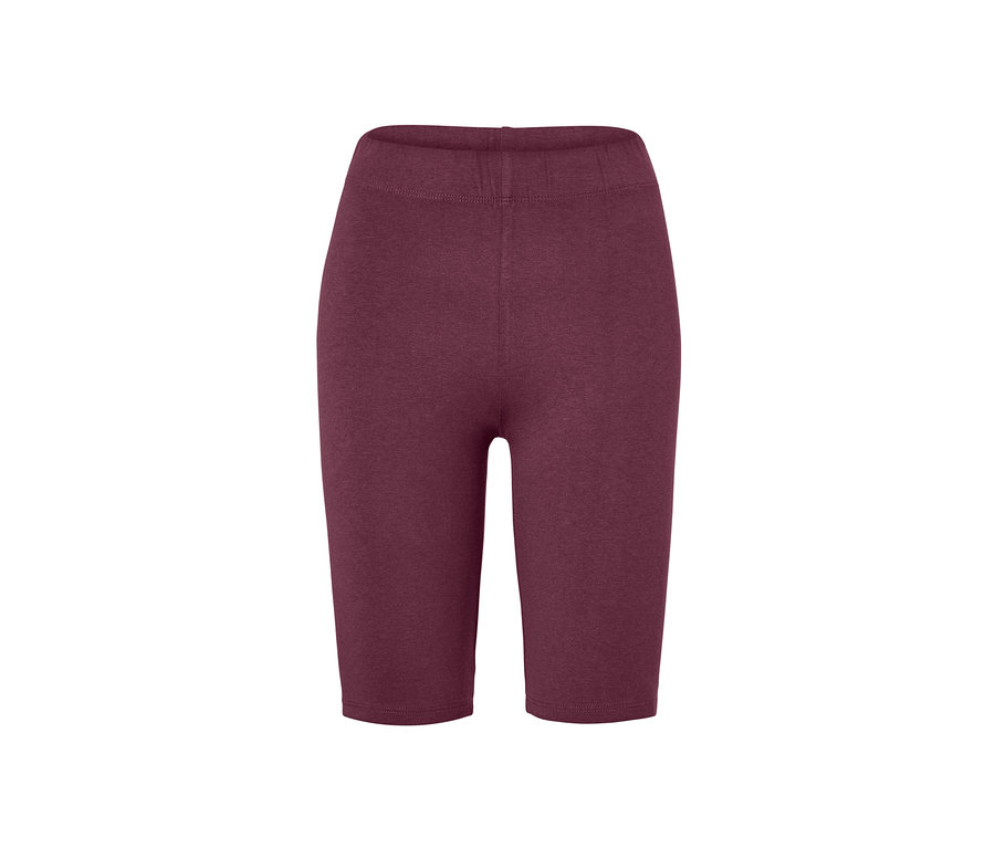 Športové cyklistické šortky na bielom pozadí.