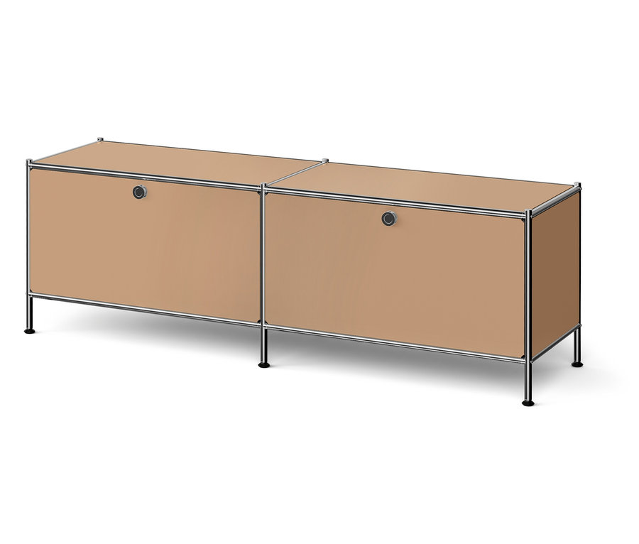 Dve béžové skrinky s chrómovaným rámom a čiernymi okrúhlymi úchytkami.