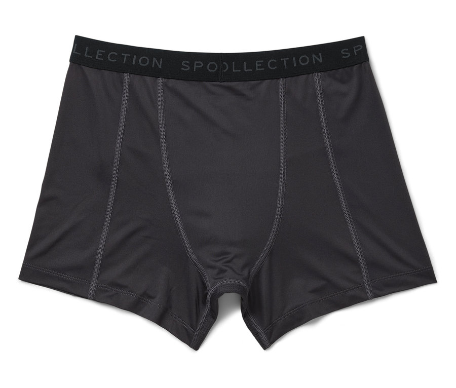 Čierne pánske boxerky s nápisom Spoo Collection na páse.