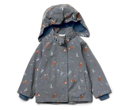 Sivá detská bunda s kapucňou so vzorom líšok, zajacov, húb a oblakov.