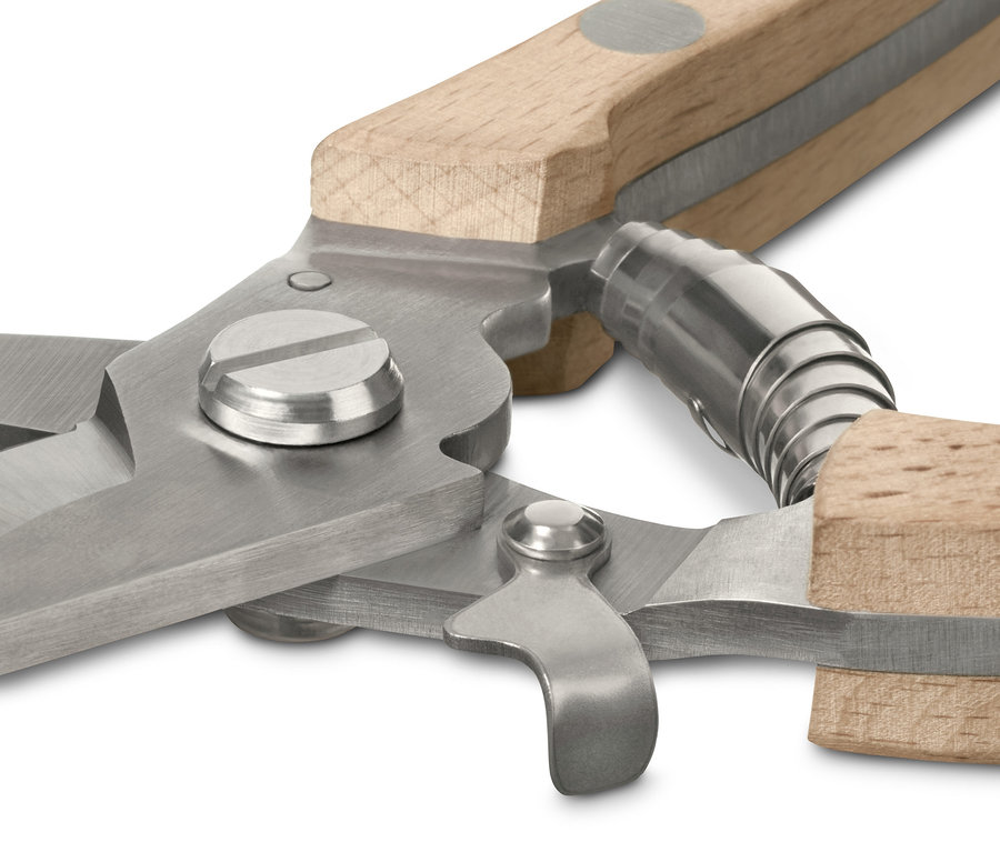 Detail záhradníckych nožníc.