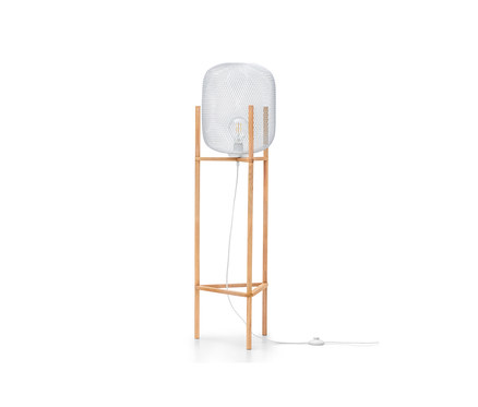 Trojnohá stojacia lampa