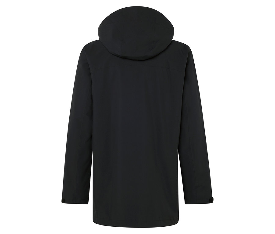 Pohľad zozadu na čiernu bundu s kapucňou.