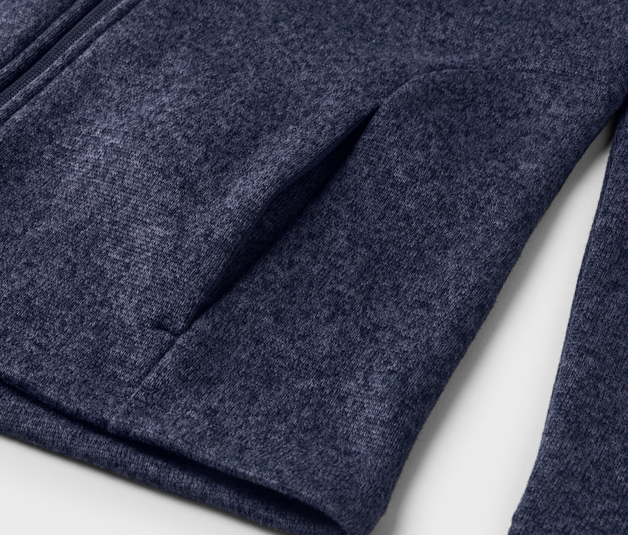 Detailný záber na dámsku pletenú fleecovú bundu Da.Strickfleece-Jacke, tmavomodrá.