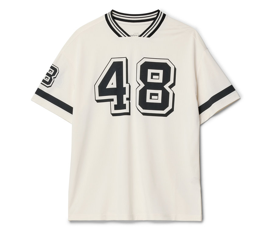 Krémové tričko s čiernym číslom 48 na prednej strane a číslom 3 na rukáve.