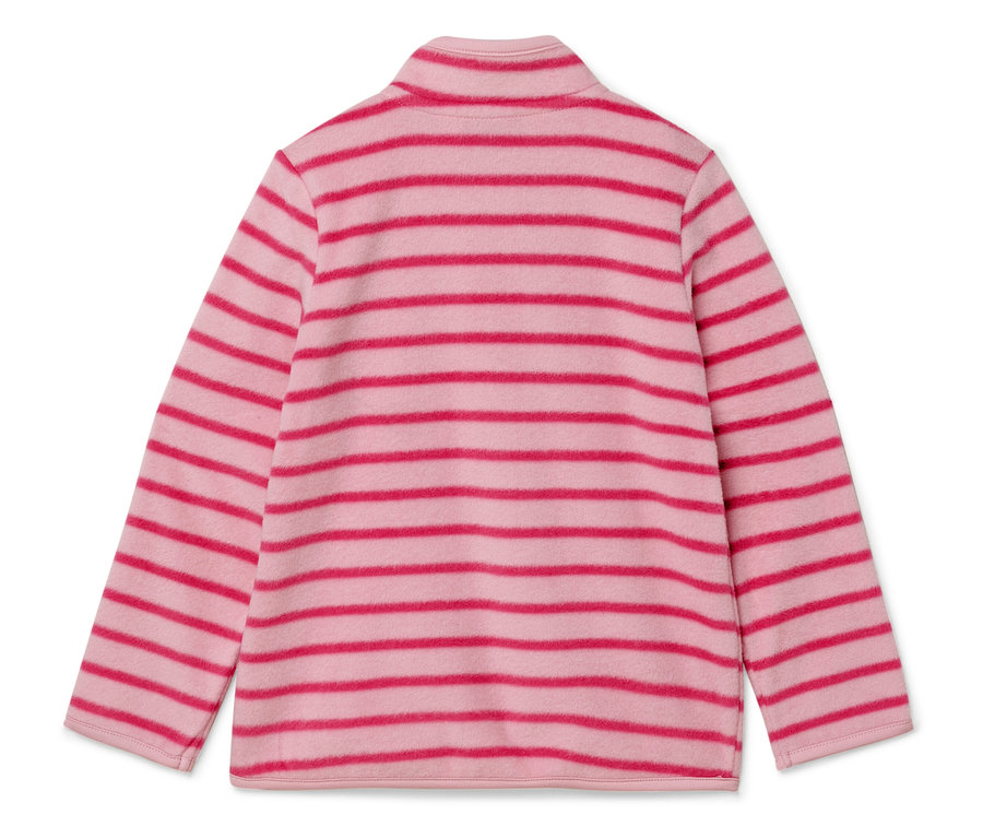 Pohľad zozadu na ružovo-červený pruhovaný flísový pulóver s golierom.