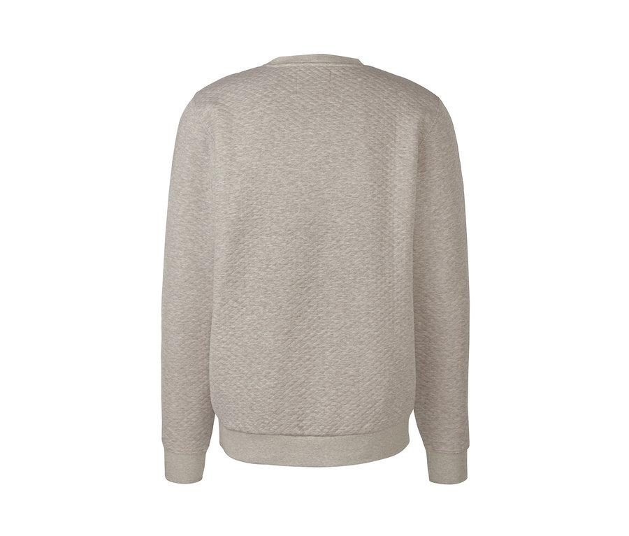 Pohľad zozadu na mikinu.