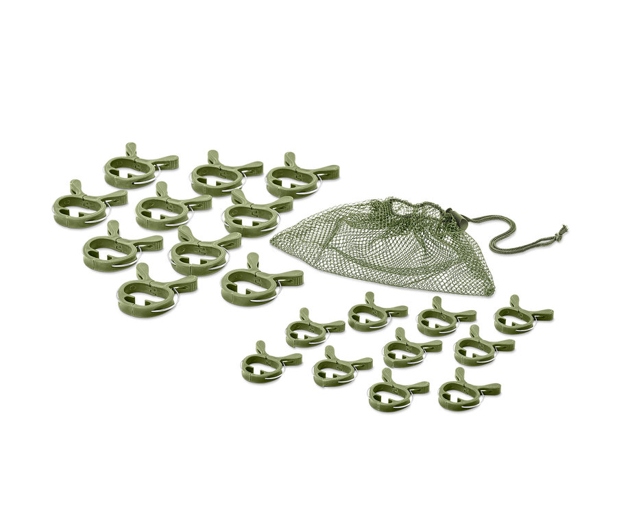 Zobrazených je dvadsať zelených svoriek na rastliny a zelené sieťované vrecko.