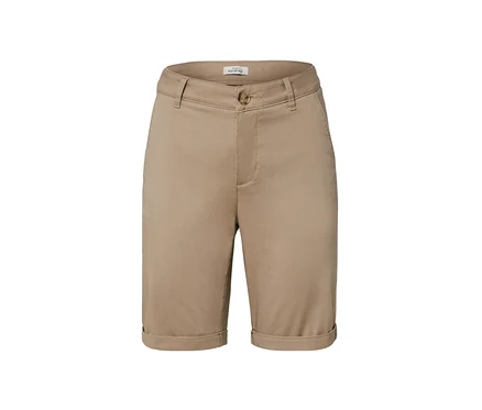 Béžové šortky v štýle chino.