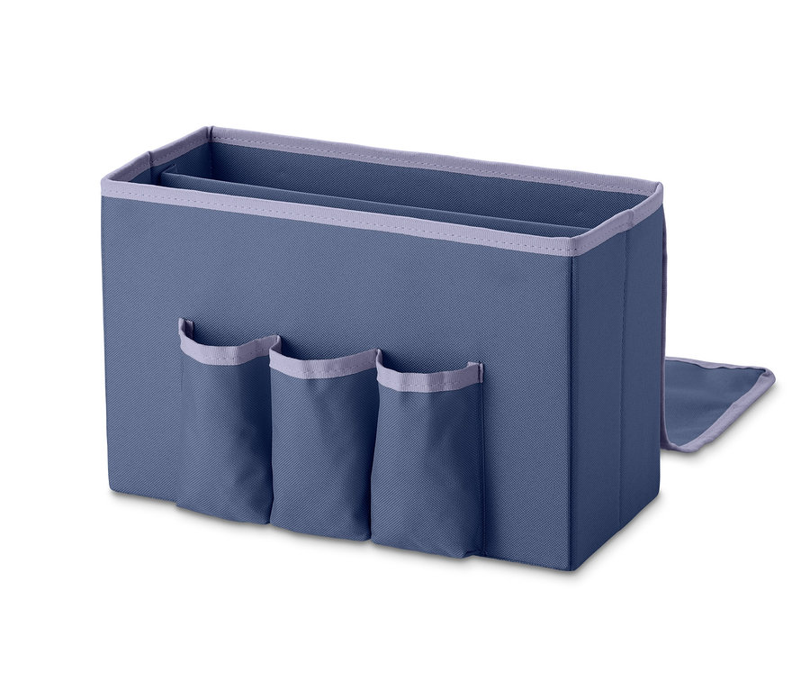 Modrý odkladací box na posteľ s vreckami.