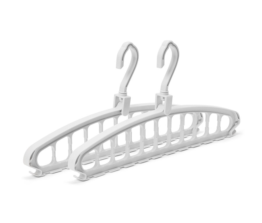 Dva multifunkčné vešiaky.