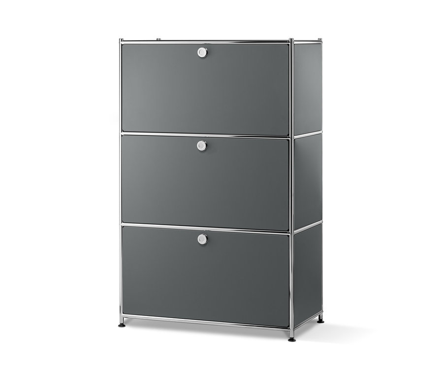 Sivý kovový regál s 3 výklopnými priehradkami.