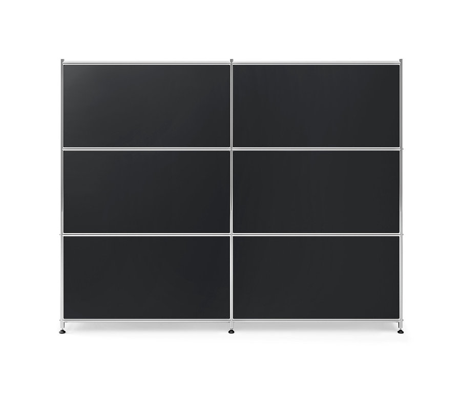Čierna kovová komoda »CN3« so štyrmi výklopnými priehradkami.