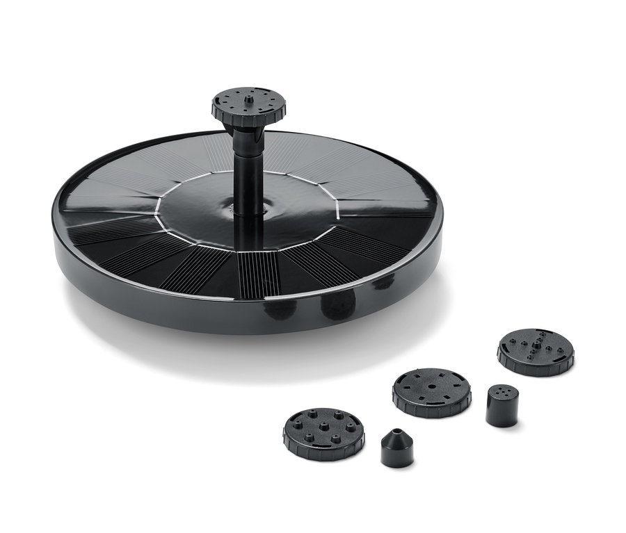 Čierna plávajúca solárna fontána a trysky.