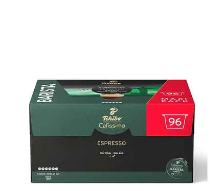 Tmavozelená a červená krabica kávových kapsúl Tchibo Cafissimo BARISTA Espresso, s nápisom „96 MAXI PACK“ a „intense | hints of nut“.