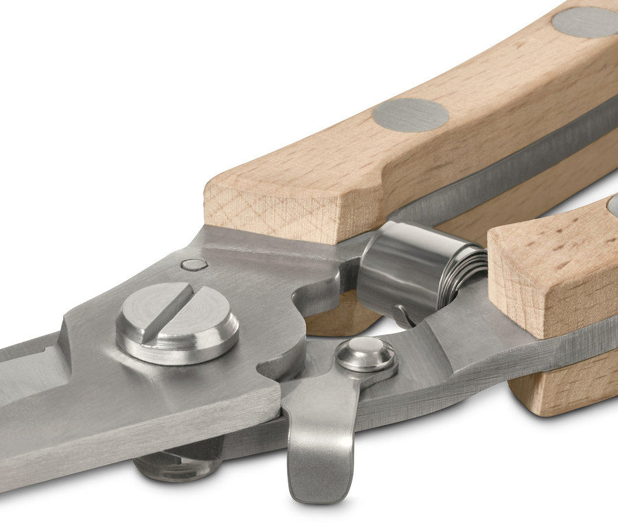 Detail záhradníckych nožníc.