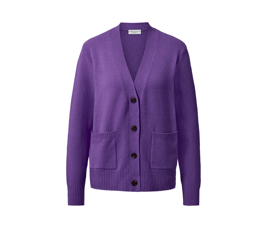 Fialový pletený sveter s vlnou so zapínaním na gombíky a vreckami.