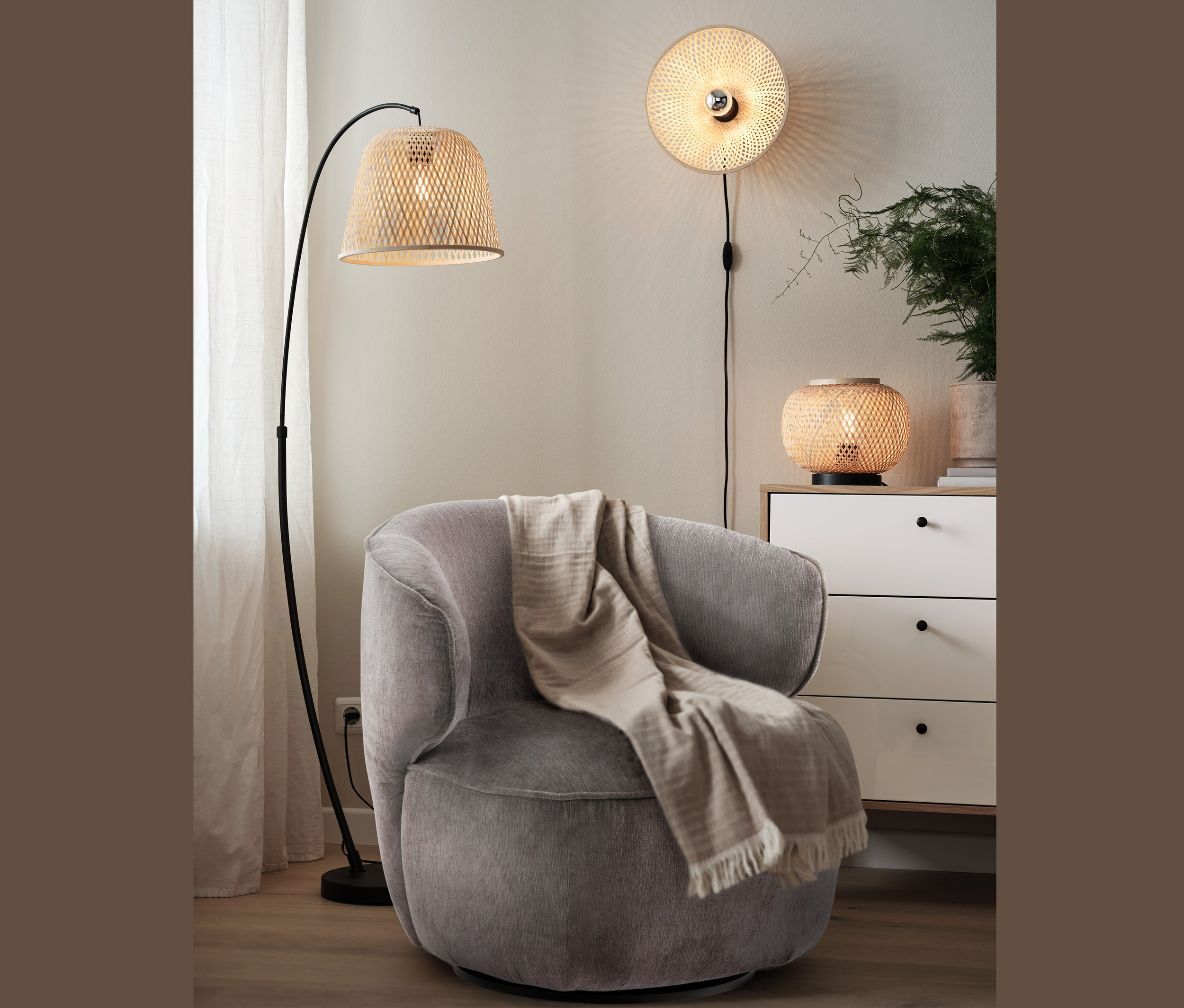 Tchibo - Nástenná lampa s bambusovým tienidlom
