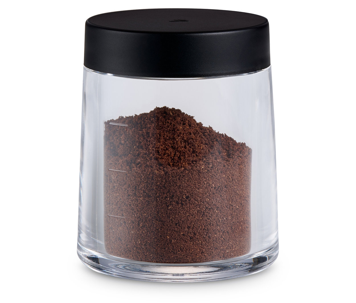 Mletá káva v ručnom mlynčeku na kávu, strieborný.