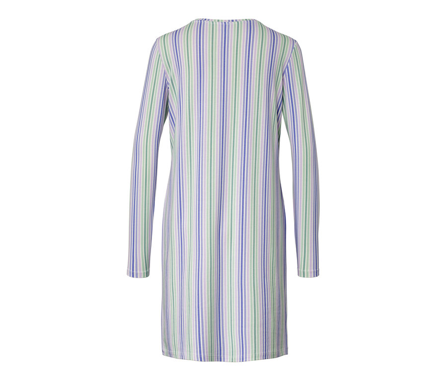 Pohľad zozadu na nočnú košeľu s dlhým rukávom so zvislými fialovými, zelenými a bielymi pruhmi.