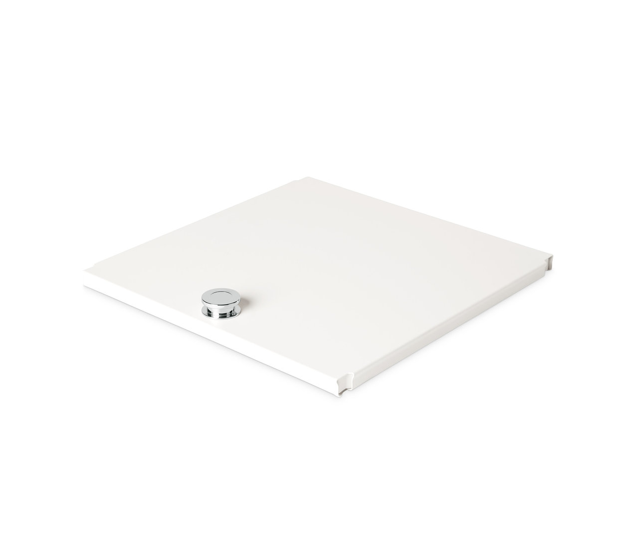 Biele dvierka k sérii kovového nábytku CN3 s okrúhlym strieborným úchytom.