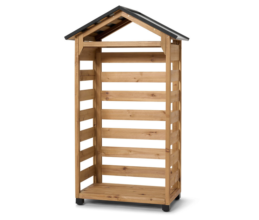 Drevený prístrešok s čiernou strechou a vodorovnými lamelami.