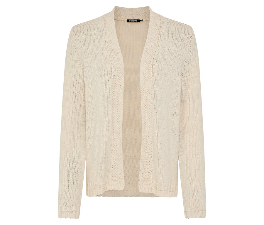 Krémový pletený kardigán s dlhými rukávmi leží na bielom povrchu.