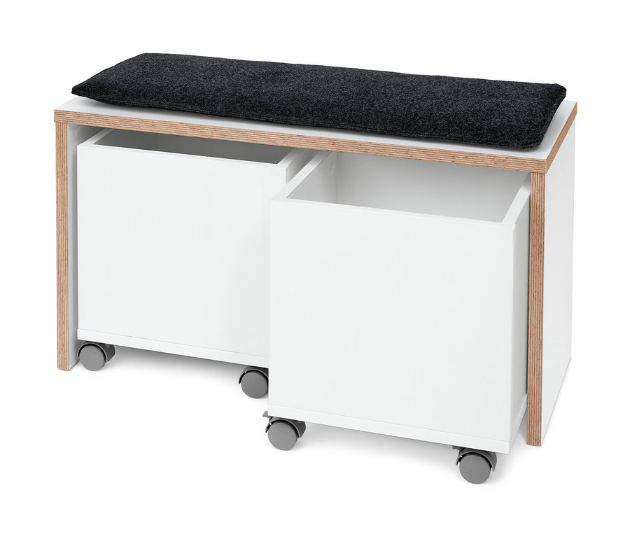 Lavica s úložnými boxmi a multiplexovými hranami z pravého dreva.