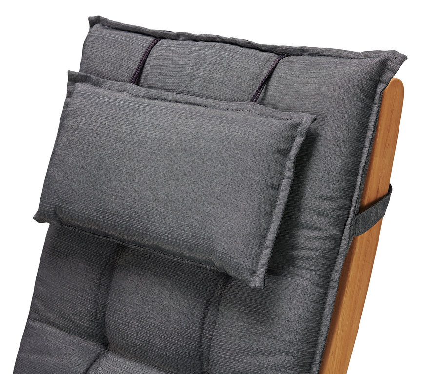 Detail antracitovej prémiovej podušky na stoličku s vysokým operadlom.