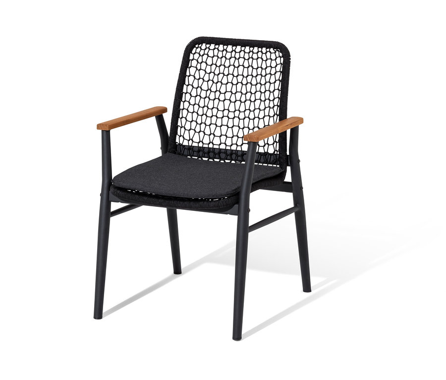 Jedálenská stolička s tíkovými opierkami rúk a textilným výpletom.