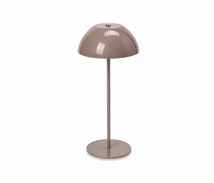 Béžová stolová LED lampa s akumulátorom, kupolovitým tienidlom, štíhlou nohou a okrúhlym podstavcom.