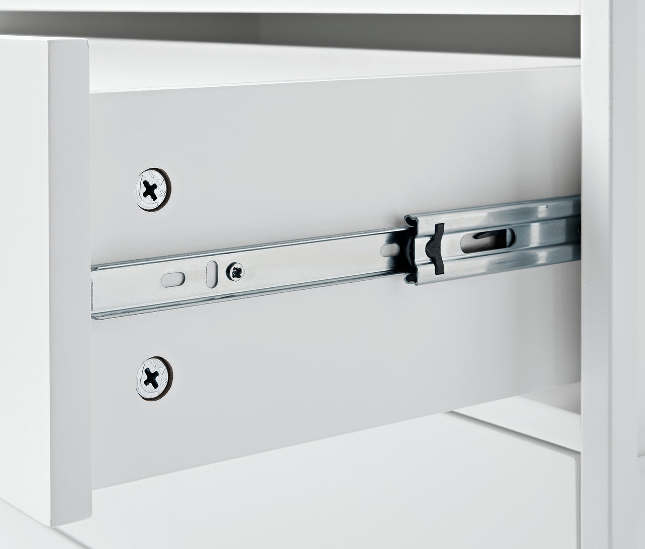 Detail zásuvky komody »KLAAR« so 4 zásuvkami.