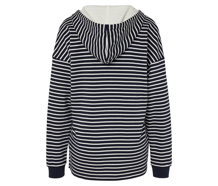 Pohľad zozadu na pruhovanú mikinu s kapucňou v námorníckej modrej a bielej farbe.