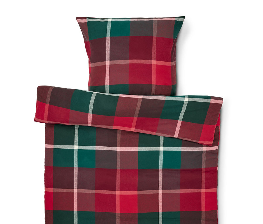 Červeno-zelené kockované obliečky a vankúš.
