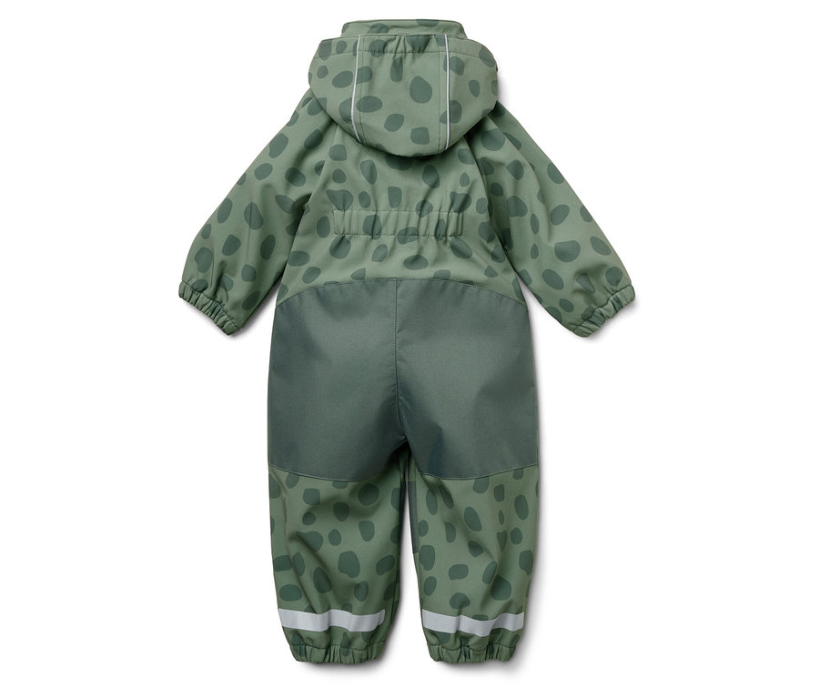 Pohľad zozadu na zelenú kombinézu s kapucňou a tmavozelenými škvrnami.