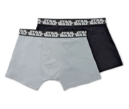 Dvoje pánske trenírky: jedny sivé a jedny čierne, oboje s nápisom STAR WARS na leme.