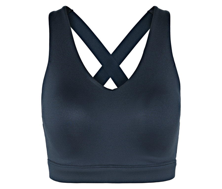 Tmavomodrá športová podprsenka s prekríženými ramienkami na chrbte.
