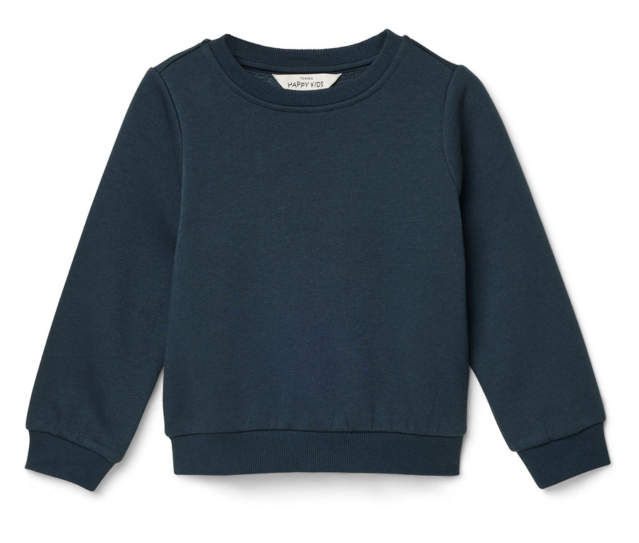 Modrý sveter pre deti leží na bielom pozadí.