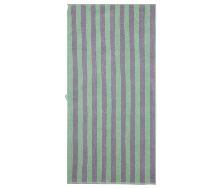 Pruhovaný uterák v zelenej a fialovej farbe.
