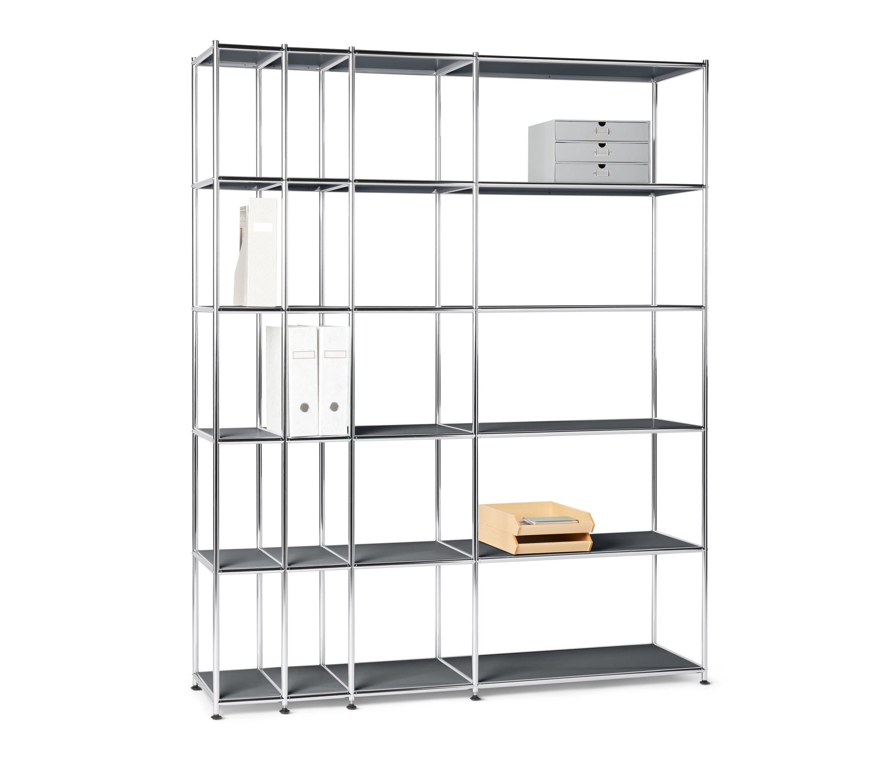 Sivý otvorený kovový regál »CN3« s dokumentmi a úložným boxom.