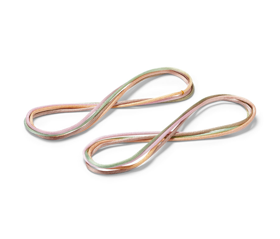 Dve sady Prstová hra so šnúrkou, 2-dielna, ležiace na bielom pozadí.