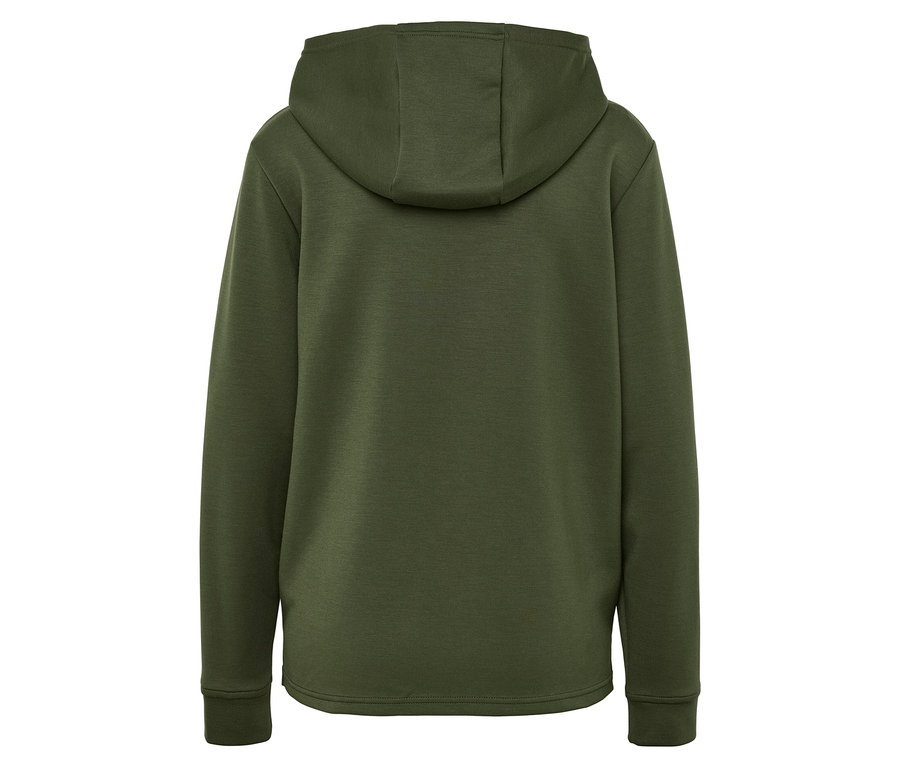 Zadná strana olivovo zelenej mikiny s kapucňou.