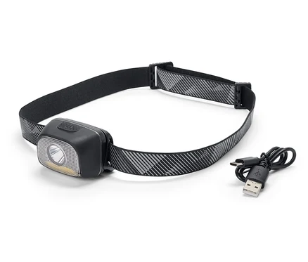 Čierna čelovka so sivo-bielym vzorovaným popruhom a nabíjacím káblom USB.