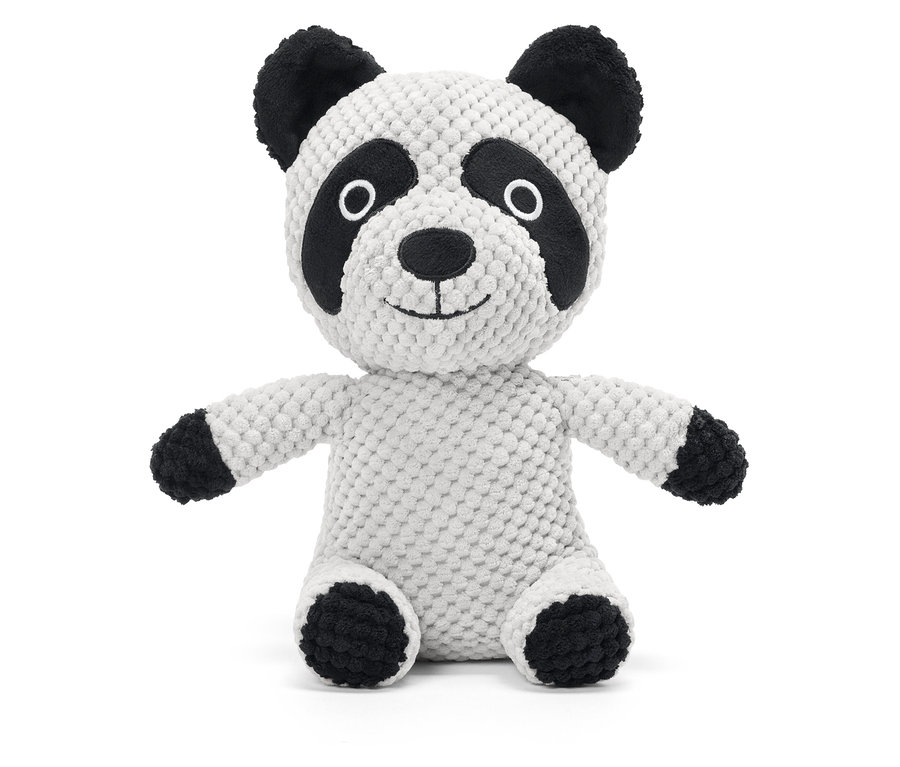 Sediaca plyšová panda s čiernymi ušami, nohami a škvrnami okolo očí.