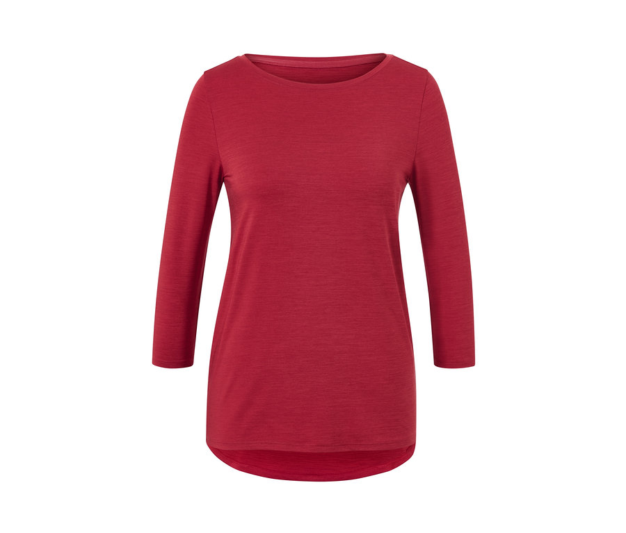 Červené funkčné tričko s trojštvrťovými rukávmi.