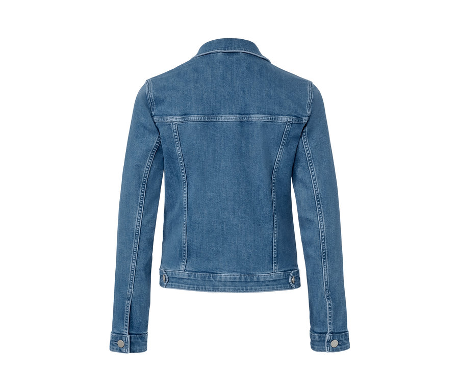 Detail zadnej strany džínsovej bundy.