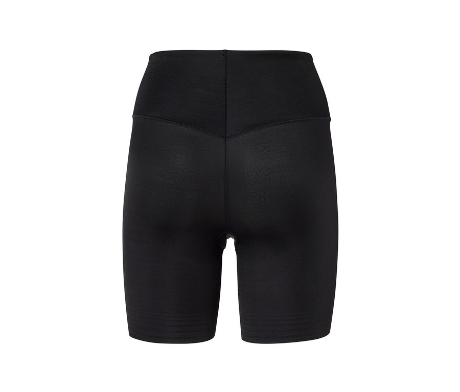 Detailný pohľad zozadu na čierne šortky »Shaping«.