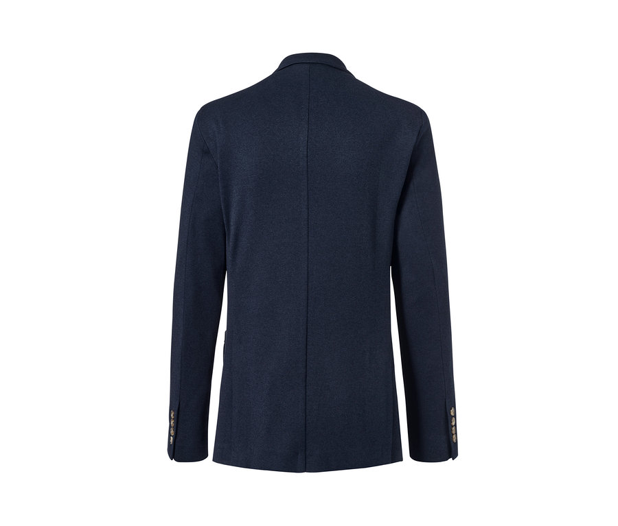 Pohľad zozadu na sako.