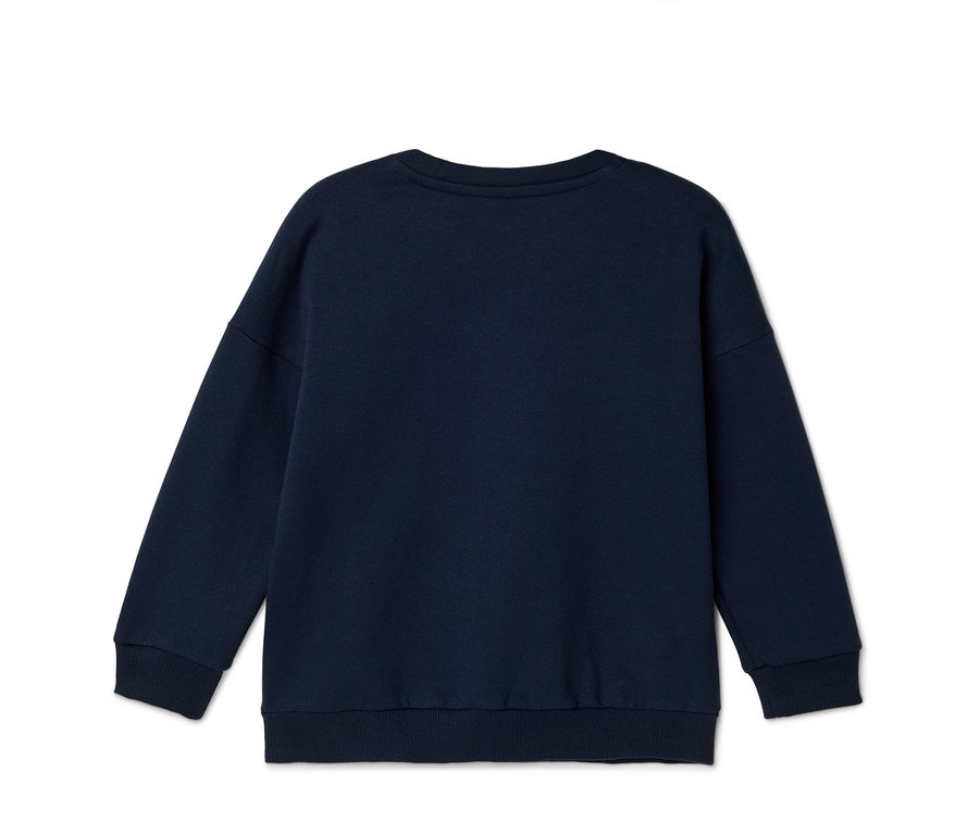 Tmavomodrá mikina s dlhými rukávmi a okrúhlym výstrihom, pohľad zozadu.